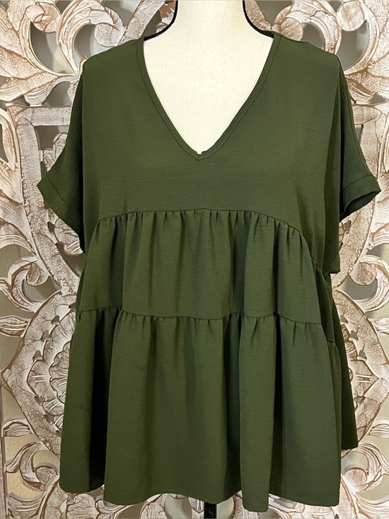 12pm Tops - EUC 12PM Olive Green V-Neck Babydoll Tiered Flowy Top Sz L